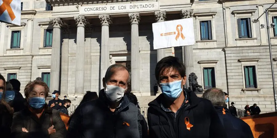 FEUSO vuelve a las puertas del Congreso a pedir diálogo sobre la ley educativa