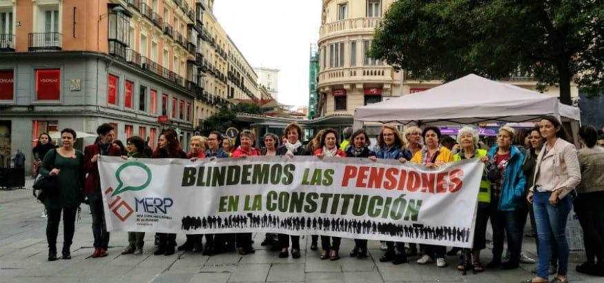 Las mujeres de la USO, en la recogida de firmas de la MERP