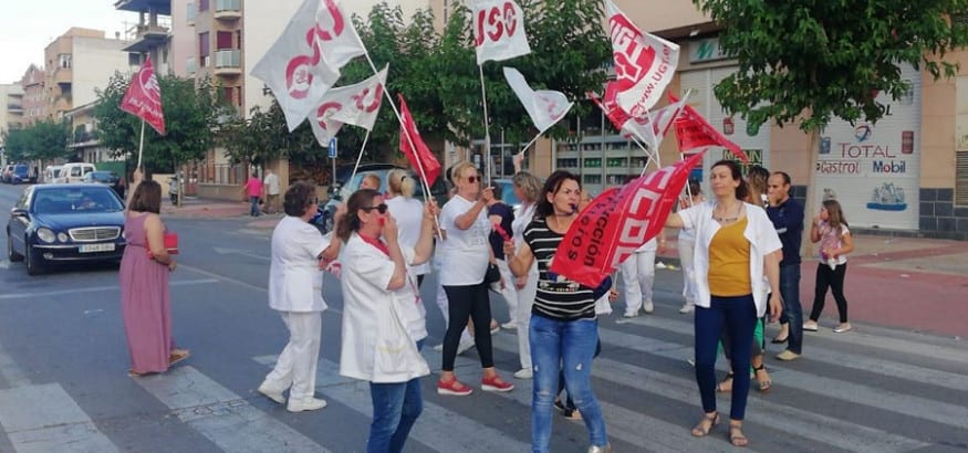 Las limpiadoras de los centros de mayores de Murcia llegan a un preacuerdo y cancelan la huelga