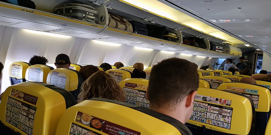 USO denuncia que Ryanair lleva a cabo una campaña de limpieza de imagen