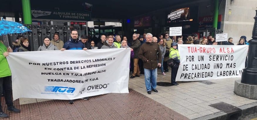 Protesta de trabajadores en la segunda jornada de huelga de la TUA