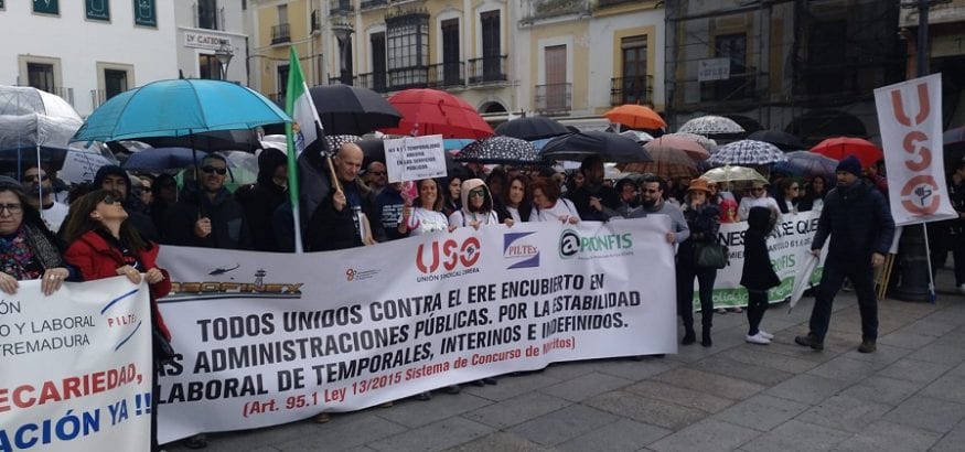Empleados interinos y temporales se manifiestan en Mérida por los procesos de estabilización del empleo Empleados interinos y temporales se manifiestan en Mérida por los procesos de estabilización del empleo