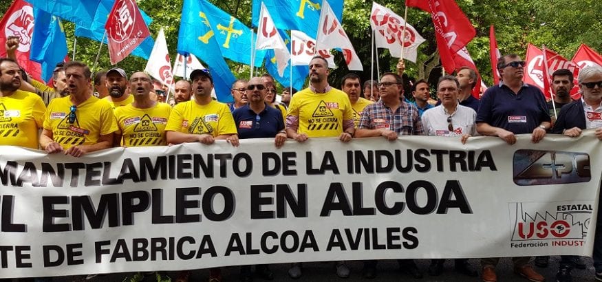 La plantilla de Alcoa-Avilés culmina su Marcha del Aluminio frente al Ministerio de Industria