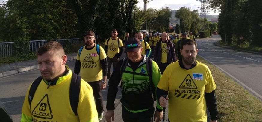 Los trabajadores de Alcoa-Avilés comienzan la “Marcha del Aluminio” a pie hasta Madrid