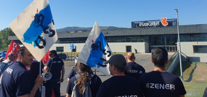 Los trabajadores de Zener y las contratas de Telecable llevan sus reivindicaciones a Euskaltel