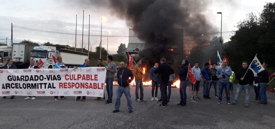 Los trabajadores de Guardado Obras y Vías cumplen un mes de huelga indefinida contra los impagos