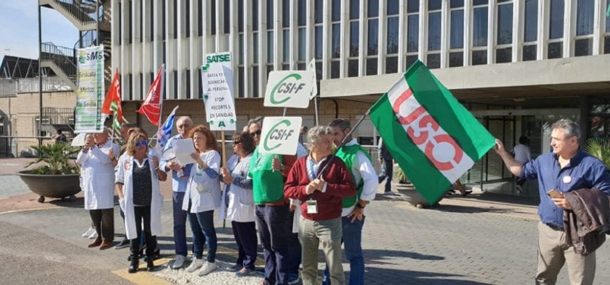 USO protesta por la falta de personal en los hospitales sevillanos de Valme y Macarena