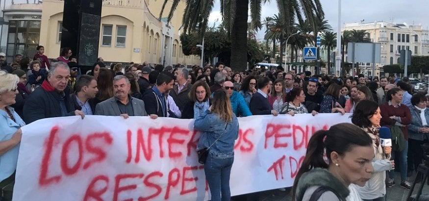 FEUSO se concentra para reclamar los impagos a los interinos en Melilla