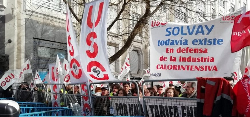 Cientos de trabajadores claman frente al Congreso por un marco estable para la energía