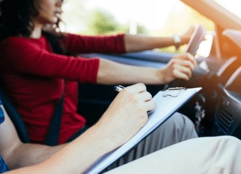 Abren las autoescuelas con medidas de protección para profesores y alumnos
