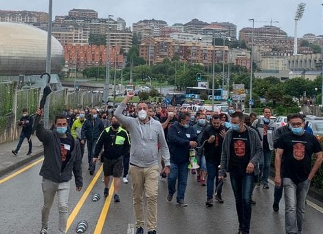 Los trabajadores de Nissan toman Cantabria y llevarán un conflicto industrial global a Madrid