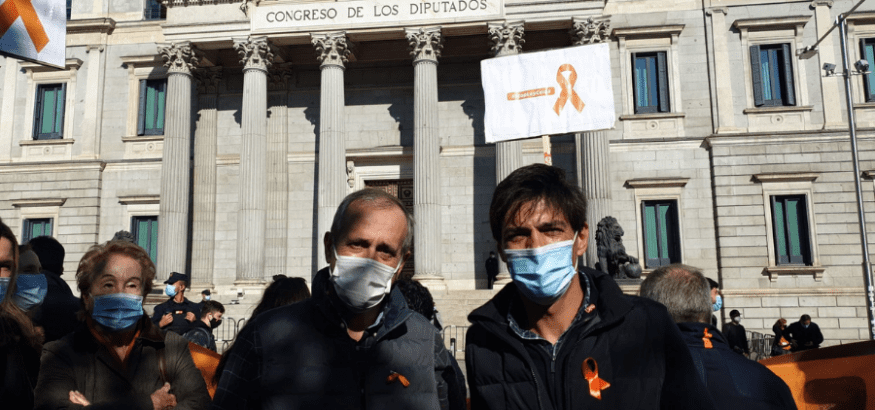 FEUSO vuelve a las puertas del Congreso a pedir diálogo sobre la ley educativa