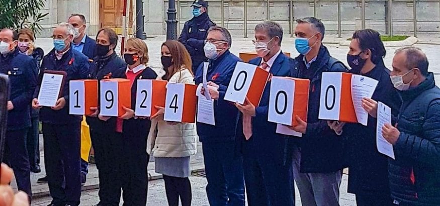 Entrega de casi 2 millones de firmas contra la nueva Ley de Educación