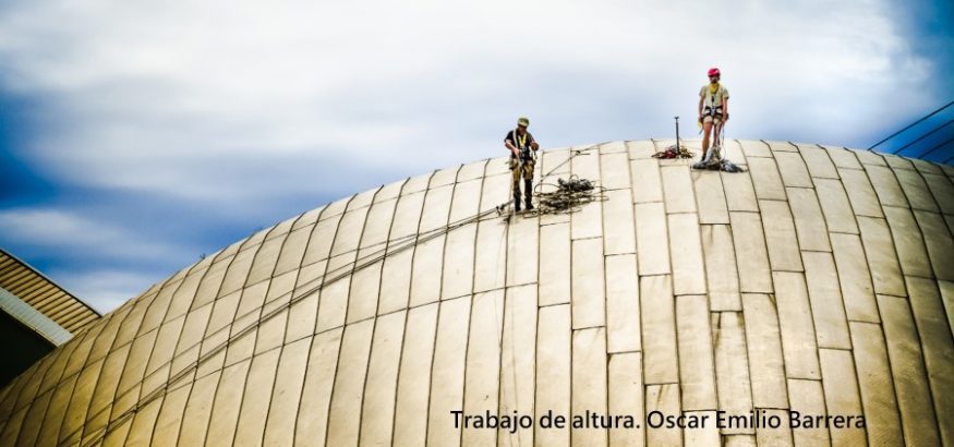 Trabajos en cubiertas: campaña para reducir los accidentes laborales