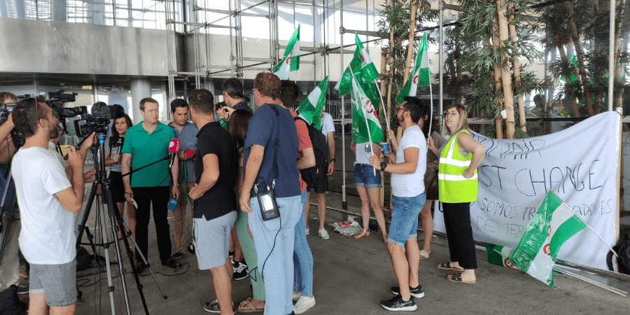 USO sentará a Ryanair en los tribunales por los despedidos por hacer huelga