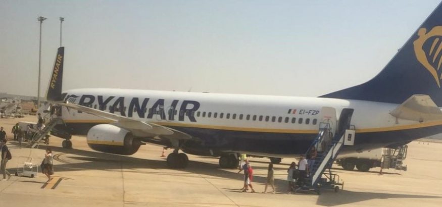 18 trabajadores despedidos y más de 150 expedientados por Ryanair