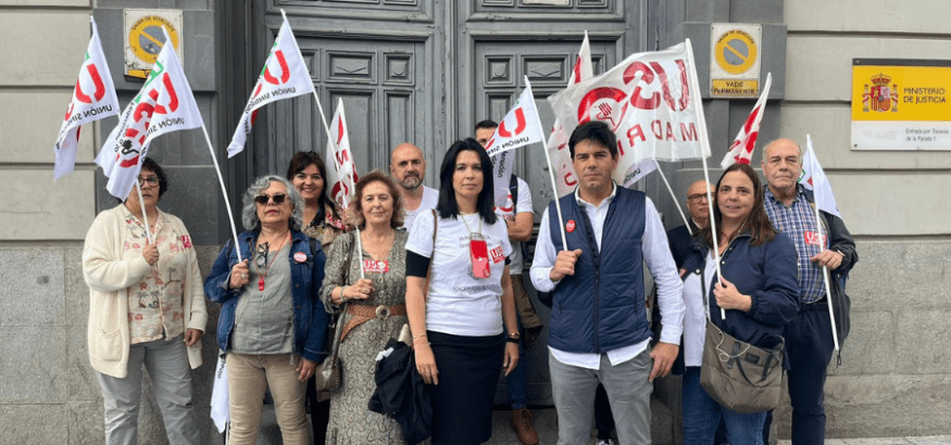 El secretario general de USO visita a los huelguistas de Justicia en el Ministerio