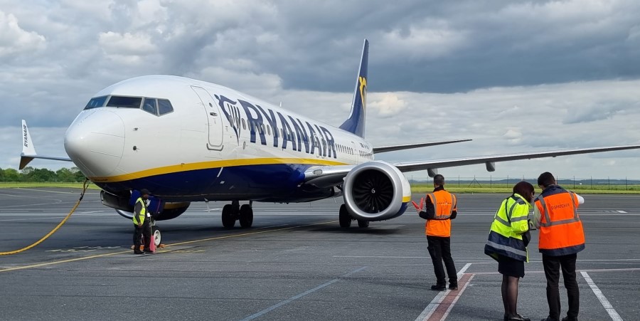 USO impugna los servicios mínimos de las huelgas de Ryanair y EasyJet
