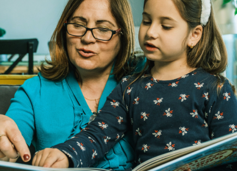 Se reconoce el derecho a la conciliación de una abuela para cuidar de su nieta